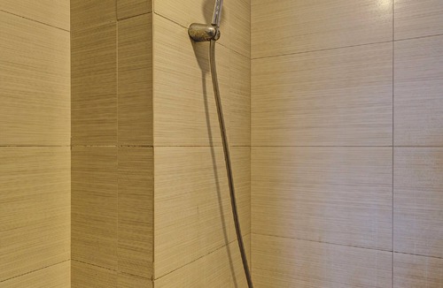 Cimahi Hotel | Collection O 93344 Gateway Pasteur Apartement By Maestro