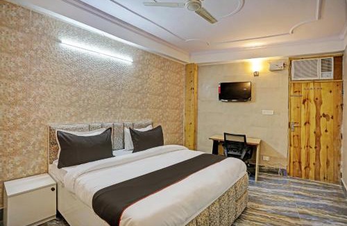 Noida Hotel | Collection O Aditya Inn Sector 66 Noida Near Adarsh Pariksha Kendra