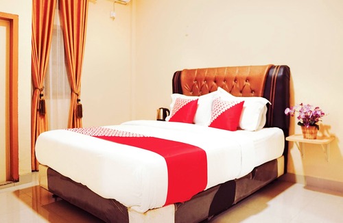 Padang Hotel | Collection O Jalan Jenderal Sudirman Near Pantai Padang Formerly Hotel Pratiwi Anggrek