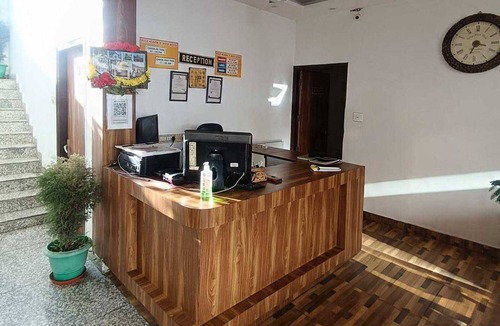 Lansdowne House | Collection O Lansdowne Viewpoint