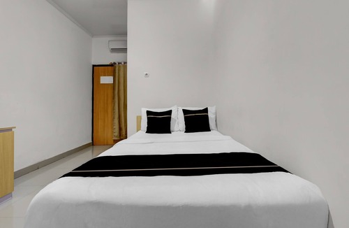 Semarang Hotel | Collection O River House