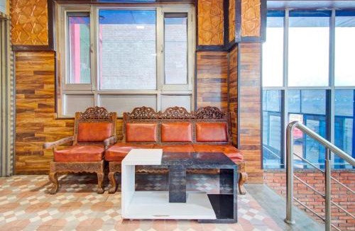 Rajbagh Hotel | Collection O Srinagar Jhelum Riverside