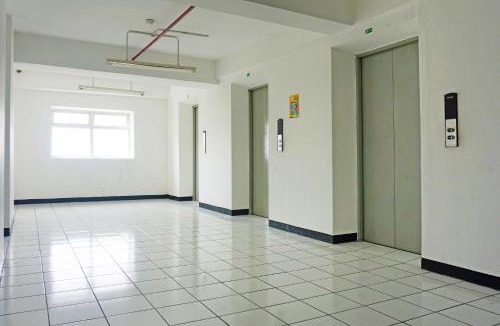 Gunung Putri Hotel | Collection O SSR Apartemen Gunung Putri Square