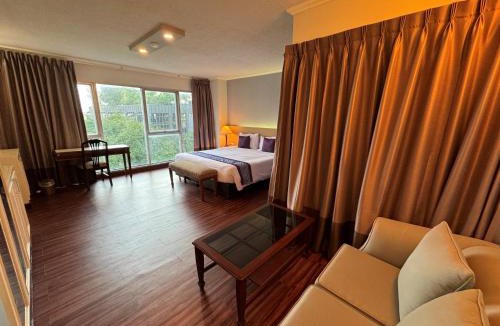 Yan Nawa Hotel | Collection O The Step Sathorn