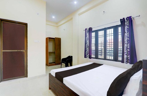 Varanasi Hotel | Collection O Varanasi Ashta Bhuji Temple