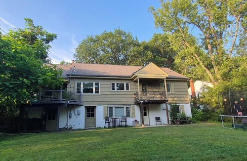State College Apartment | College Heights Apt - Spacious 1BR, Full Kitchen, 2 Min Drive to Campus