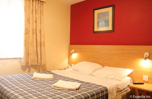 Warwick Hotel | Colliers Hotel