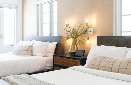 South Beach House | Collins Ave Two Queen Suite near Beach & Nightlife