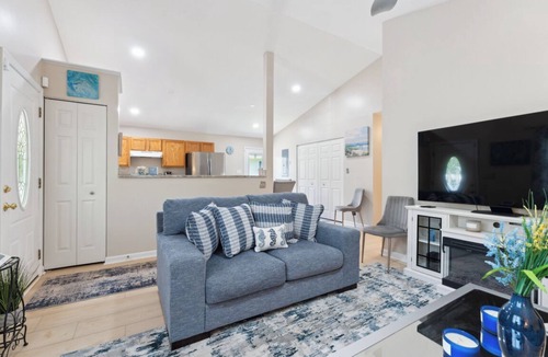 Colonial Beach House | Colonial Beach Living and Loving!WiFi, streamTV,2 Full Baths. Clean & New!