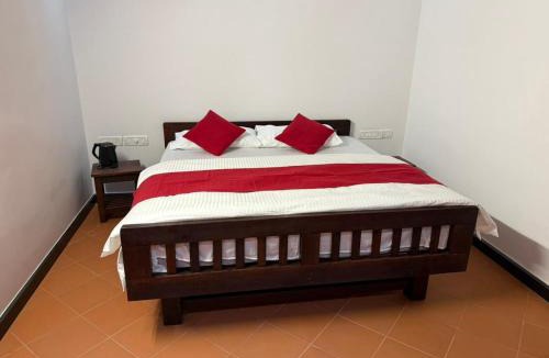 Horur Hotel | Colonial canopy