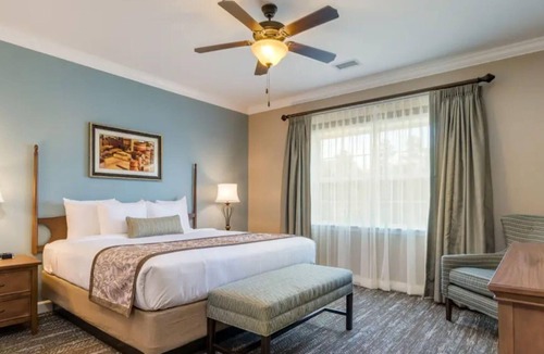 Williamsburg Resort | Colonial Comfort: 3BR Lock-Off Villa with Fireplace & Full Kitchen
