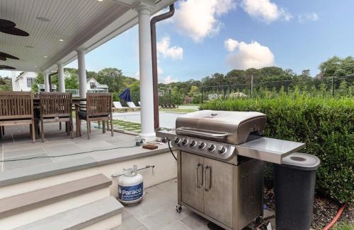 Shinnecock Hills House | Colonial Hampton Charm