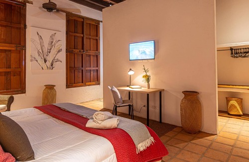 Historic Center Hostel | Colonial House | Pool | Rooftop | Cathedral View