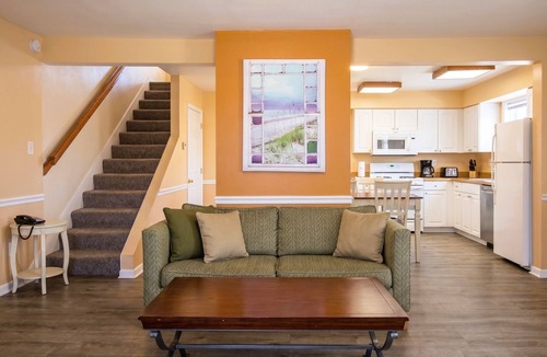 Nags Head Hotel | Colonial Inn Motel