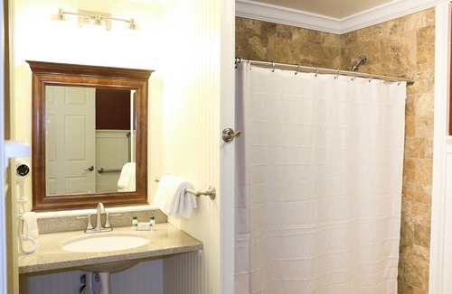 Smithville Bed & Breakfast | Colonial Inn