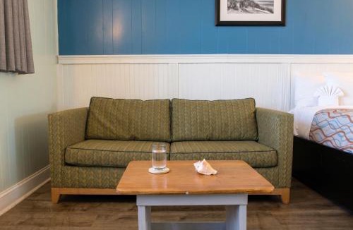 Nags Head Hotel | Colonial Inn