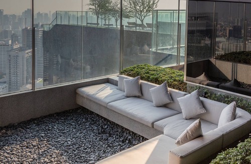 Silom Condo | Colonial Luxury designed room, next to MRT Samyan