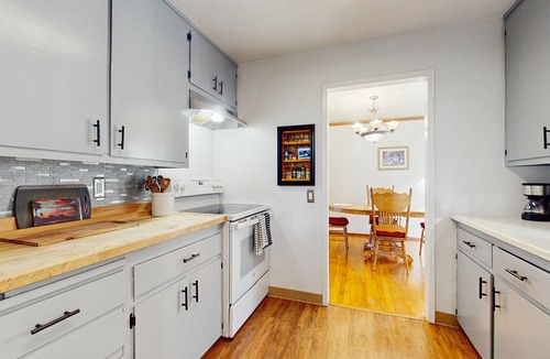 Humboldt Hill House | Colonial-style home w/fireplace, large yard, W/D - close to shopping & redwoods