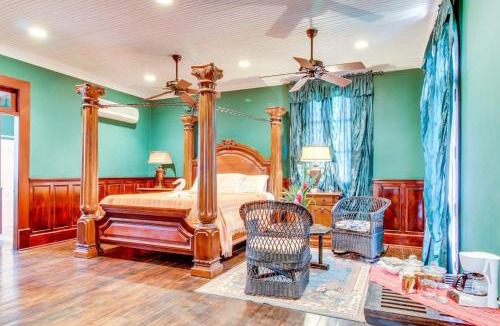 Bullet Tree Falls Hotel | Colonial Suite @ Mahogany Hall