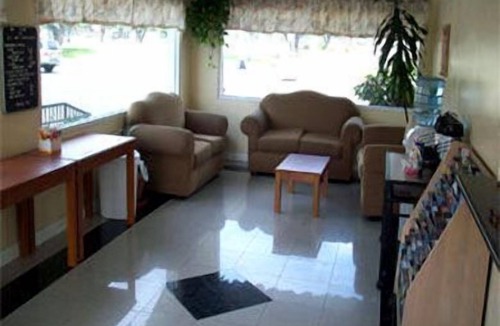 Northwest Anaheim Hotel | Colony Inn