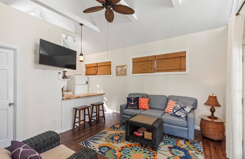 Old Town Cottage | Colony Sunset- Bright and airy cottage in the heart of old town Key West