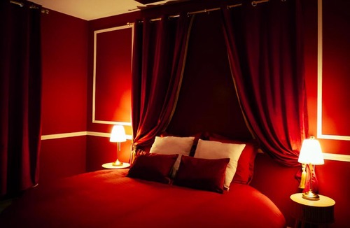 Saint-Germain-sur-Morin Apartment | Color Pop by Maison Louise, Disney