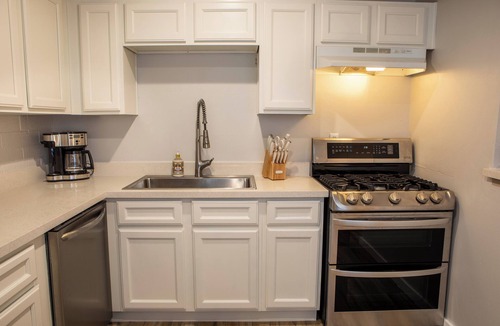 Camelback East House | Color POP Spot 2-bedroom Duplex In the center of Phoenix Wi-fi