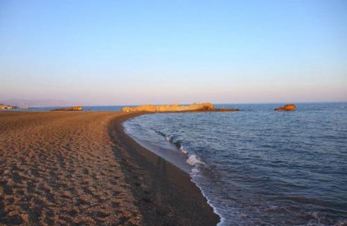 Ierapetra Apartment | colored houses
