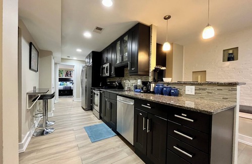 H Street Corridor Apartment | Colorful DC Hideaway - Great Location, Spacious, English Basement