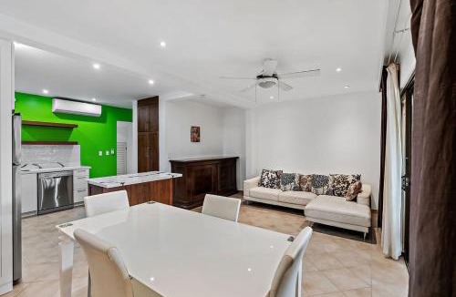 Coco Sunset Hills Apartment | Colorful & Private 2-Bedroom Condo Just a Short Walk from the Beach
