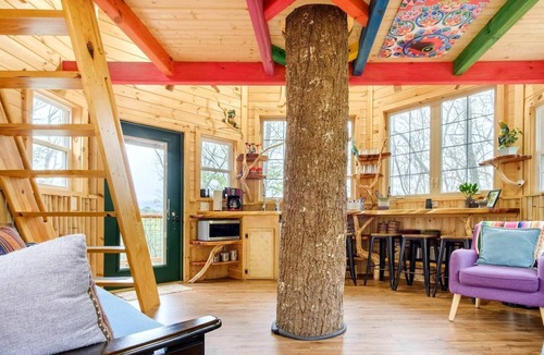 Copperhill Cabin | Colorful Treehouse with Beautiful Mountain Views in Copperhill, Tennessee