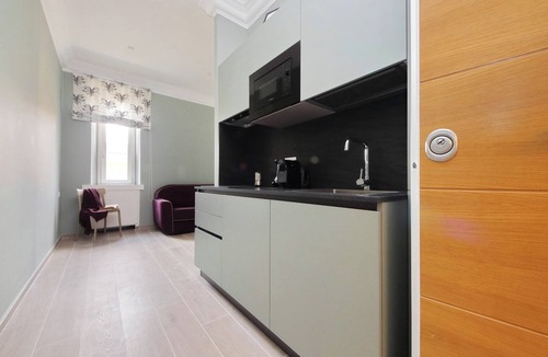 Monti Apartment | Colosseo Gardens - C13