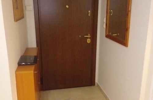 Kaisariani Apartment | Colourful Athens centre apartment