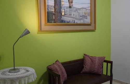 Kaisariani Apartment | Colourful Athens centre apartment