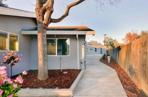 West Davis Manor House | Colusa Commons 4 BR 3 BA near UC Davis