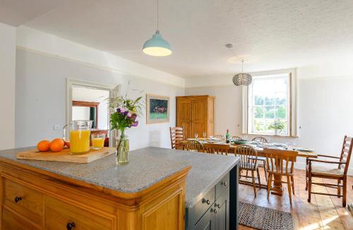 Thetford House | Colveston Manor