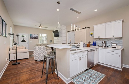 Kennedy King House | Combined Duplex on the Monon Trail near north Downtown Indy. Perfect for groups