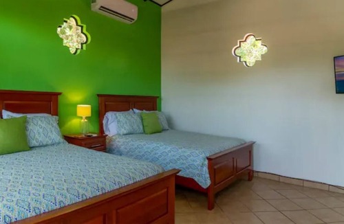 Hills of Esterillos Villa | Come and Relax in This Beautiful Villa Surrounded by Birds, Monkeys and Sloths