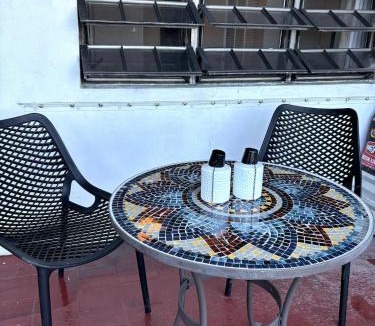 Estate Annas Retreat Apartment | Come Chill on the Hill