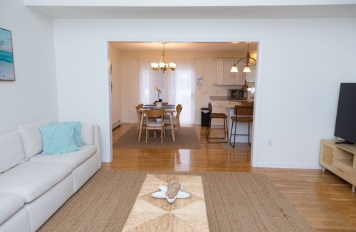 East Falmouth House | Come Enjoy Cape Cod! Charming 3-BR house in pleasant Falmouth