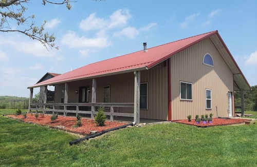 Harrison Cabin | Come & enjoy your stay in our Barndomiinium near Buffalo National River/Hiking