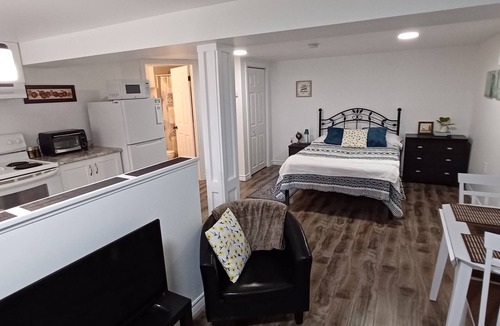 Bridgewater Apartment | Come for work or pleasure! This safe, quiet unit is centrally located!