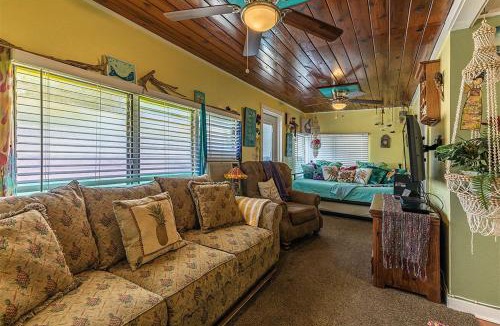 Bacliff House | Come Friday Cottages