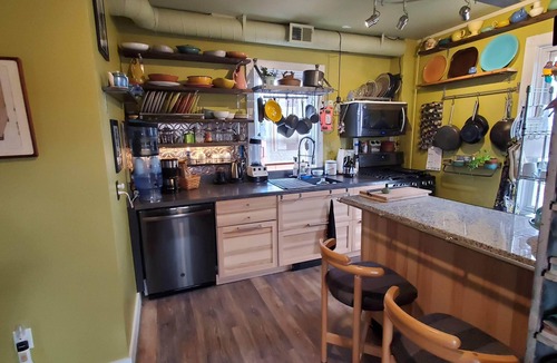 Frederick House | Come Home to Style & Comfort, Downtown, OSP, Dog/Kids OK
