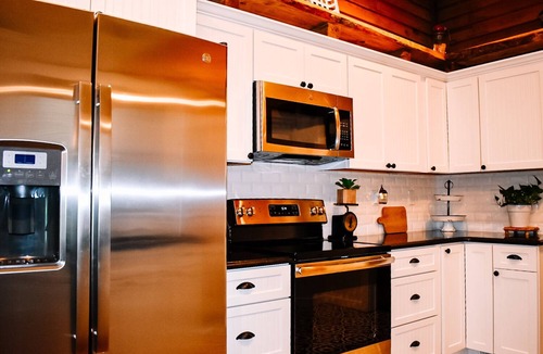 Sevierville House | Come relax with us at our fully restored farm house.