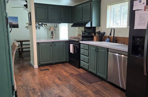 Ashland House | Come relax, work & enjoy country air.