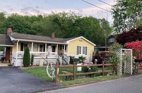 Waynesville House | Come see the Great Smoky Mountains.