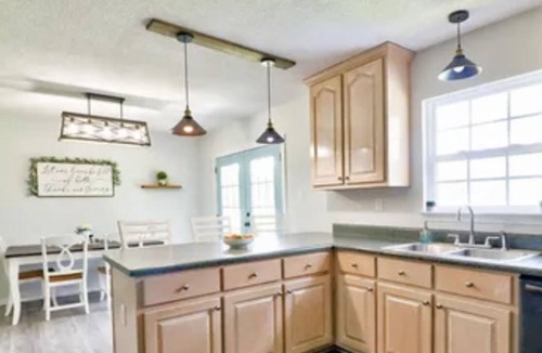 Moss Point House | Come see us at this beautiful secluded home with on site pond