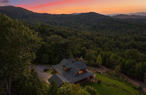 Vein Mountain House | Come to Escape