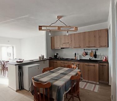 Pinasca House | Come una barca nel bosco